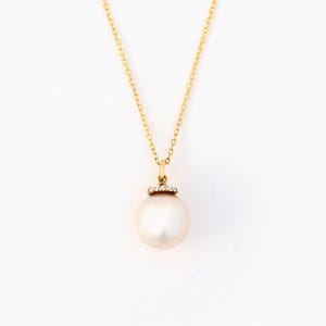 14K Solid Gold Diamond Pearl Necklace / Dainty Pearl Pendant for Women / F-G VS1 Diamond / Real Gold Jewelry / Gift for Her