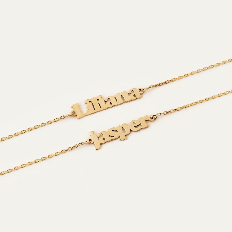 Personalisiertes Namensarmband aus 14K Massivgold Namensarmband mit kursivem Buchstaben für Damen 14K Echtgold personalisierter Schmuck Individuelles Geschenk Bild 4