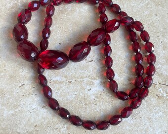 Collier Vintage En Bakélite Rouge Et Perles De Jais – Style Art Déco Rare