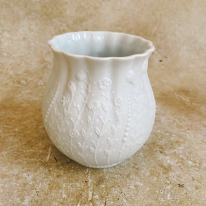 AK Kaiser mid century porcelain vase