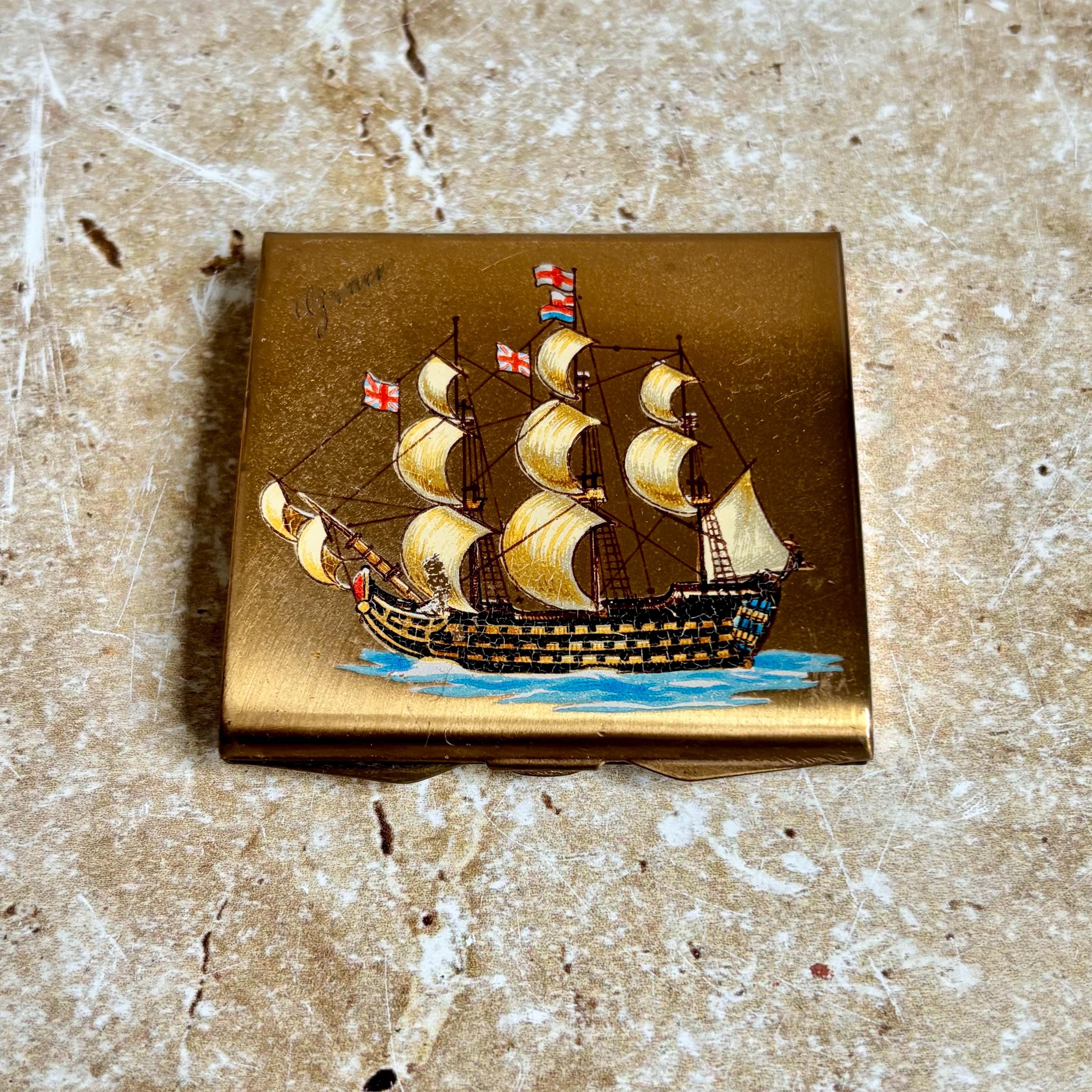 Ancien Bateau De Pêcheur Vintage Avec Miroir - Déco Murale Thème Marin Tropical
