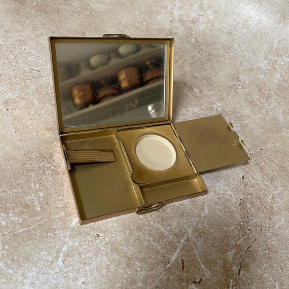 Vintage brass rectangular compact - image 4