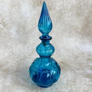 エンポリのイタリア製ブルーガラス「コルセット」デキャンタボトル