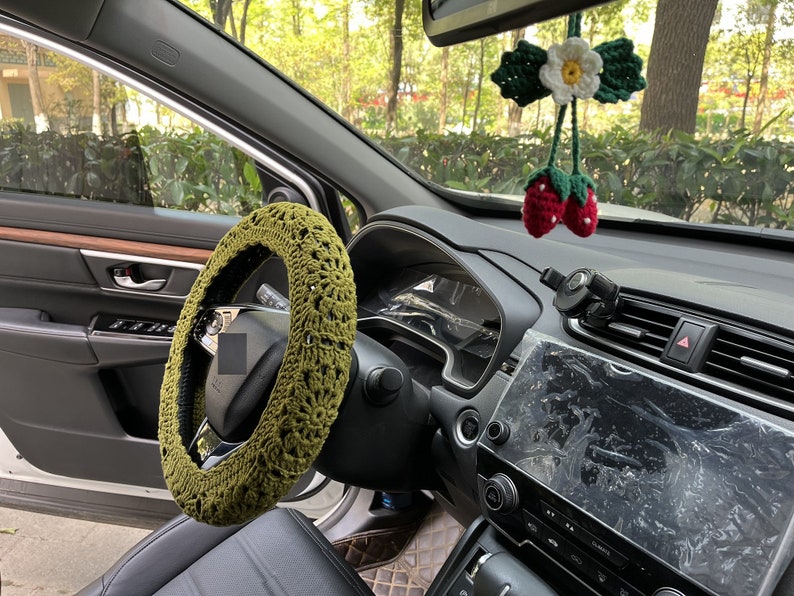 Handmade Crochet Steering Wheel Cover: Sunflower Car Accessories image 2
