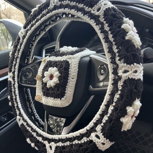 crochet daisy car steering wheel cover,universal car steering wheel cover,knitted steering wheel cover,steering wheel cover cute