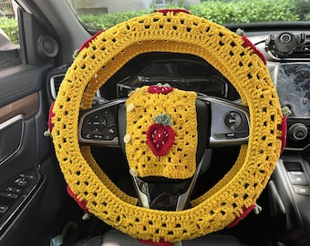 Crochet Strawberry Steering Wheel Cover: Universal Car Accessory
