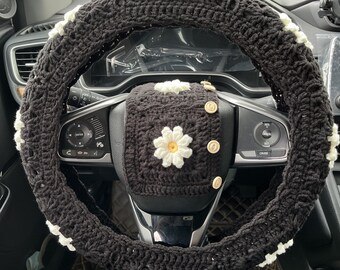 Crochet Daisy Car Steering Wheel Cover: Handmade Auto Interior Accessory