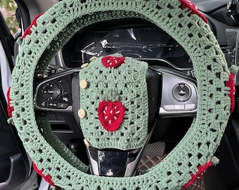 Crochet Strawberry Car Steering Wheel Cover: Auto Interior Decor