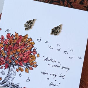 Herfst eikenbladoorbellen, hypoallergene sterlingzilveren kleine studboekoorbellen, boekenliefhebber cadeaus voor lezers, eigenzinnige herfstoorbellen