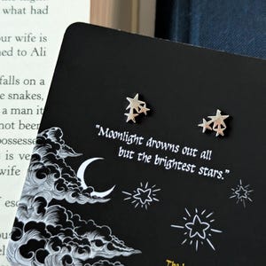 Pendientes de triple estrella de El Señor de los Anillos, pendientes pequeños de plata hipoalergénicos con forma de libro, regalos para amantes de los libros, pendientes celestiales