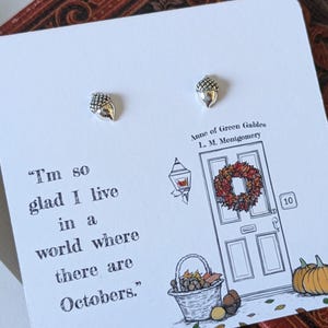 Anne of Green Gables eikeloorbellen, hypoallergene zilveren kleine studboekoorbellen, boekenliefhebber cadeaus voor lezers, esthetische herfstoorbellen