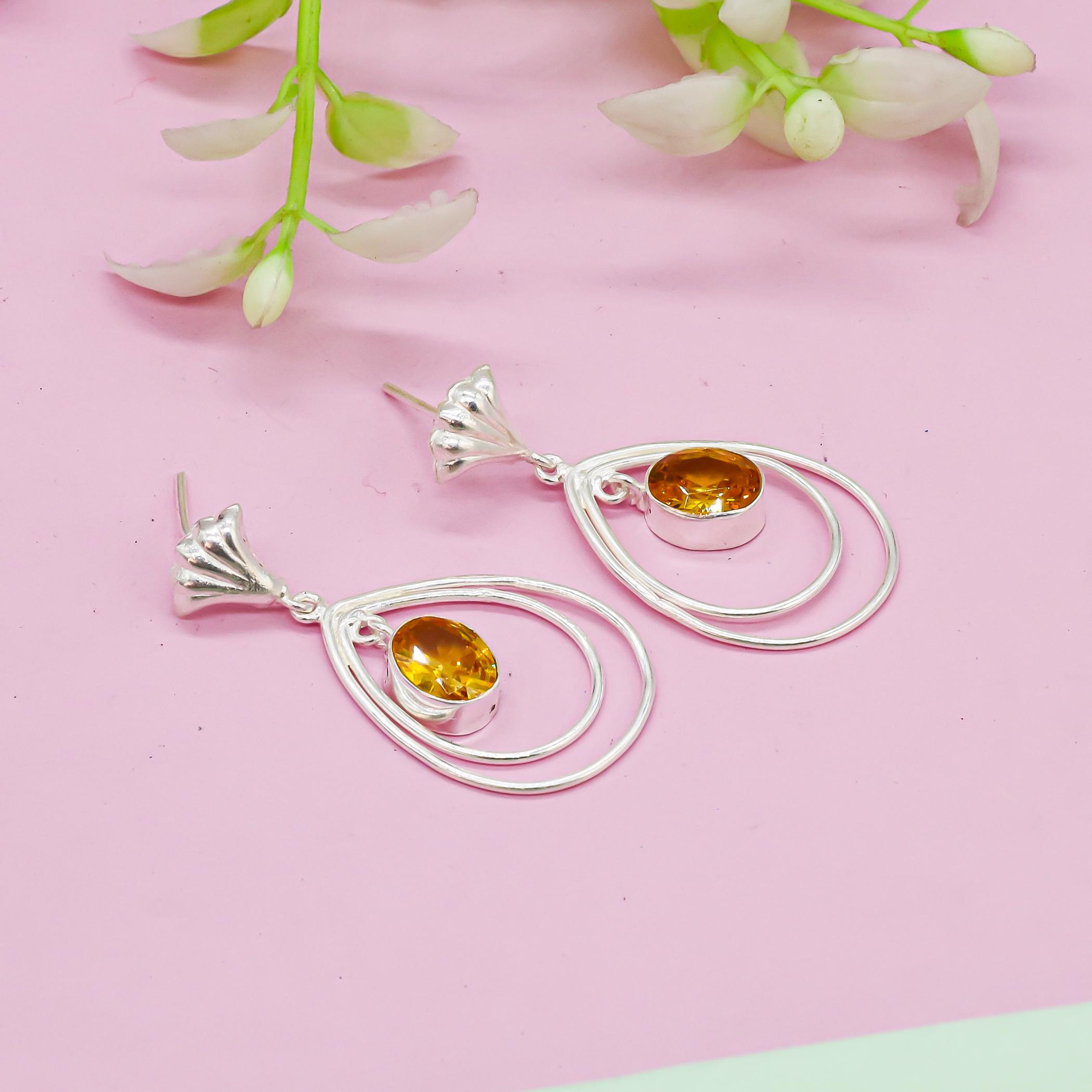 127 ブローチシリーズ大人の女性 ハンドメイド ピアスorイヤリング127