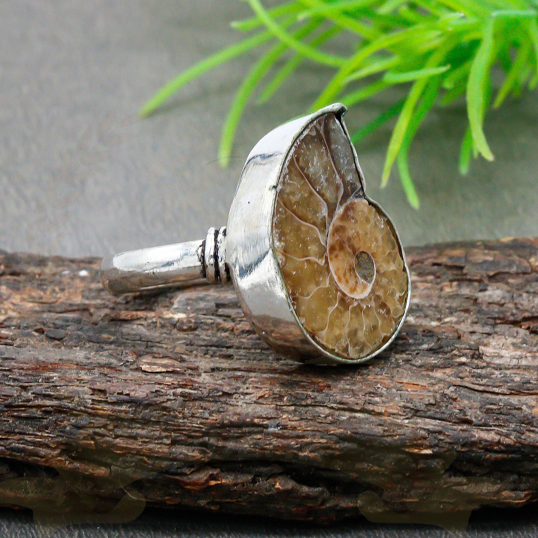 アンモナイト化石リング：天然宝石、925スターリングシルバー - Etsy 日本