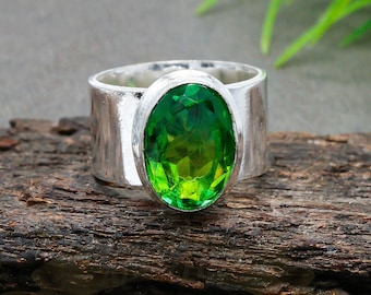 Peridot Quartz Ring: 925 Sterling Silver Prong Setting