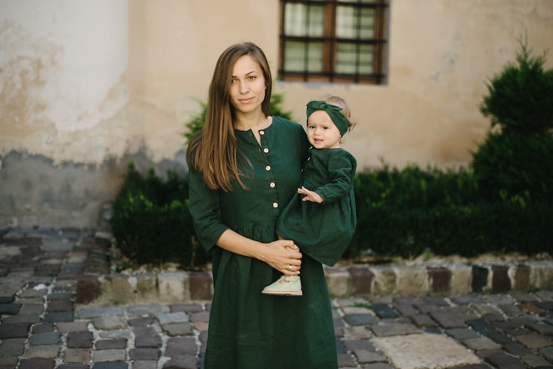 Women linen dress with buttons, green women outfit image 3