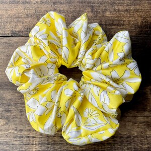 Floral Scrunchie | Yellow Floral Scrunchie | Summer Scrunchies