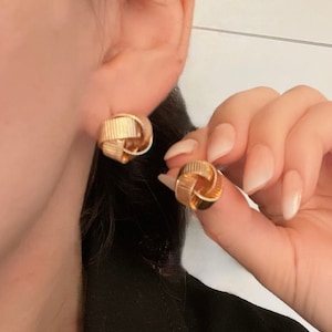 Best Seller Trendy Gold Quilted Stud Earrings, Gold Round Winding Stud Earrings, Vintage Gold Round Stud Earrings,Luxury Designer Earrings