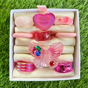 Popular Pink Chunky 9pcs Rings, 2026 Beach Summer Trendy Rings,Clear Funky Rings,Jelly Acrylic Rings,Butterfly Ring, Retro Plastic Rings