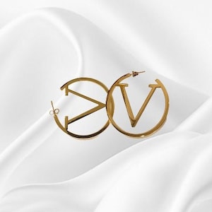 Louis Vuitton Wild V Hoop Earrings - Gold-Tone Metal Hoop, Earrings -  LOU254286