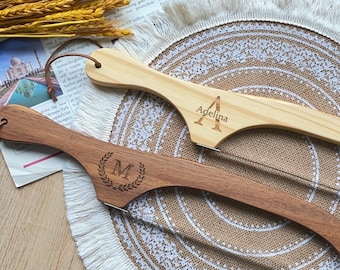Personalized Engraved Bread Knife,Sourdough Bread Slicer,Wooden Serrated Bow Knife,Ideal Gift for Sourdough Bread Enthusiast