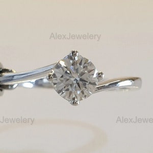 Round Moissanite 14K White Gold Solitaire Engagement Ring
