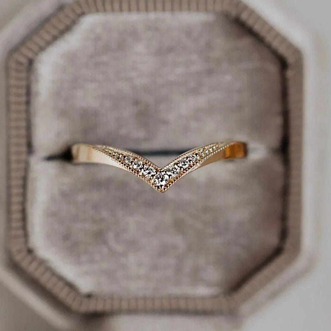 Vintage Chevron Ring, 14K Gold Curved Wedding Band for Women, Milgrain ...