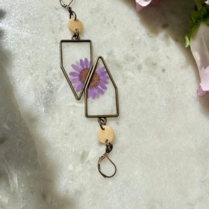 Pendientes únicos de flores prensadas reales/colgantes de flores púrpuras