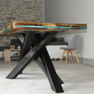 Table river walnut and cedar.