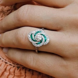 Vintage Style Ring, Round Diamond Engagement Ring, Bezel Set Milgrain Ring, Green Emerald Ring, Vintage Style Art Deco Ring, Silver Ring