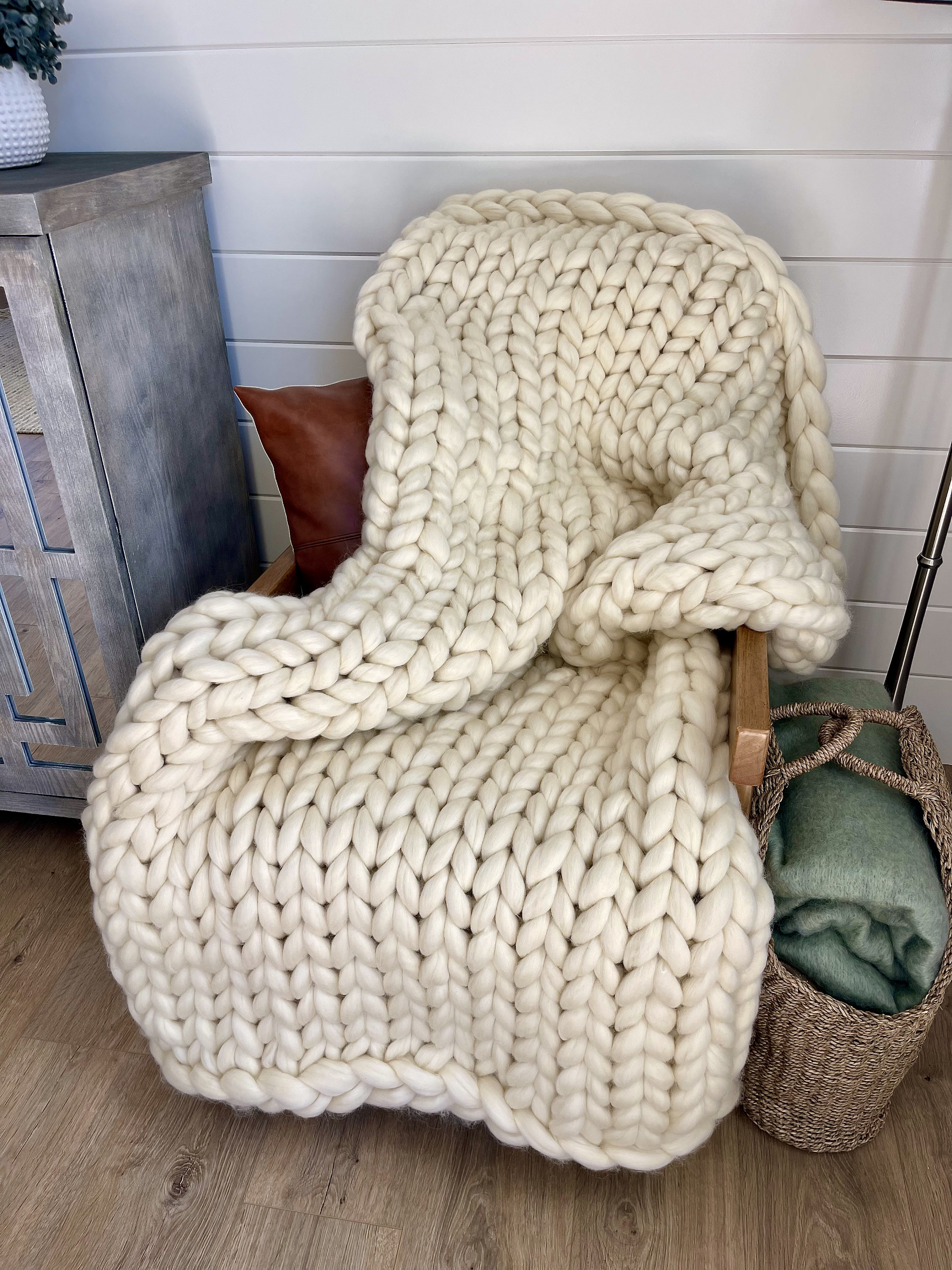 weighted blanket, chunky knit blanket, chunky knitted blankt, Chunky Yarn, heavy blanket, custom blankets, crochet blanket