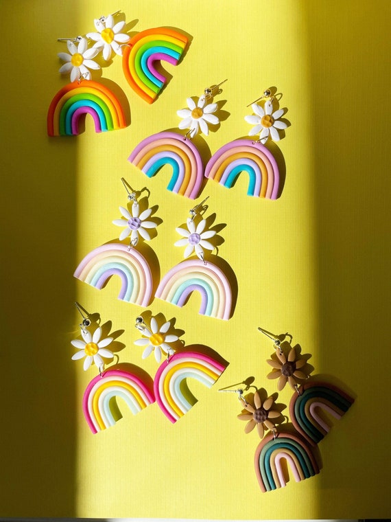 Rainbow Flower Earrings//Rainbow Polymer Clay Earrings//handmade earrings //statement earrings //Flower rainbow earrings //rainbow earrings