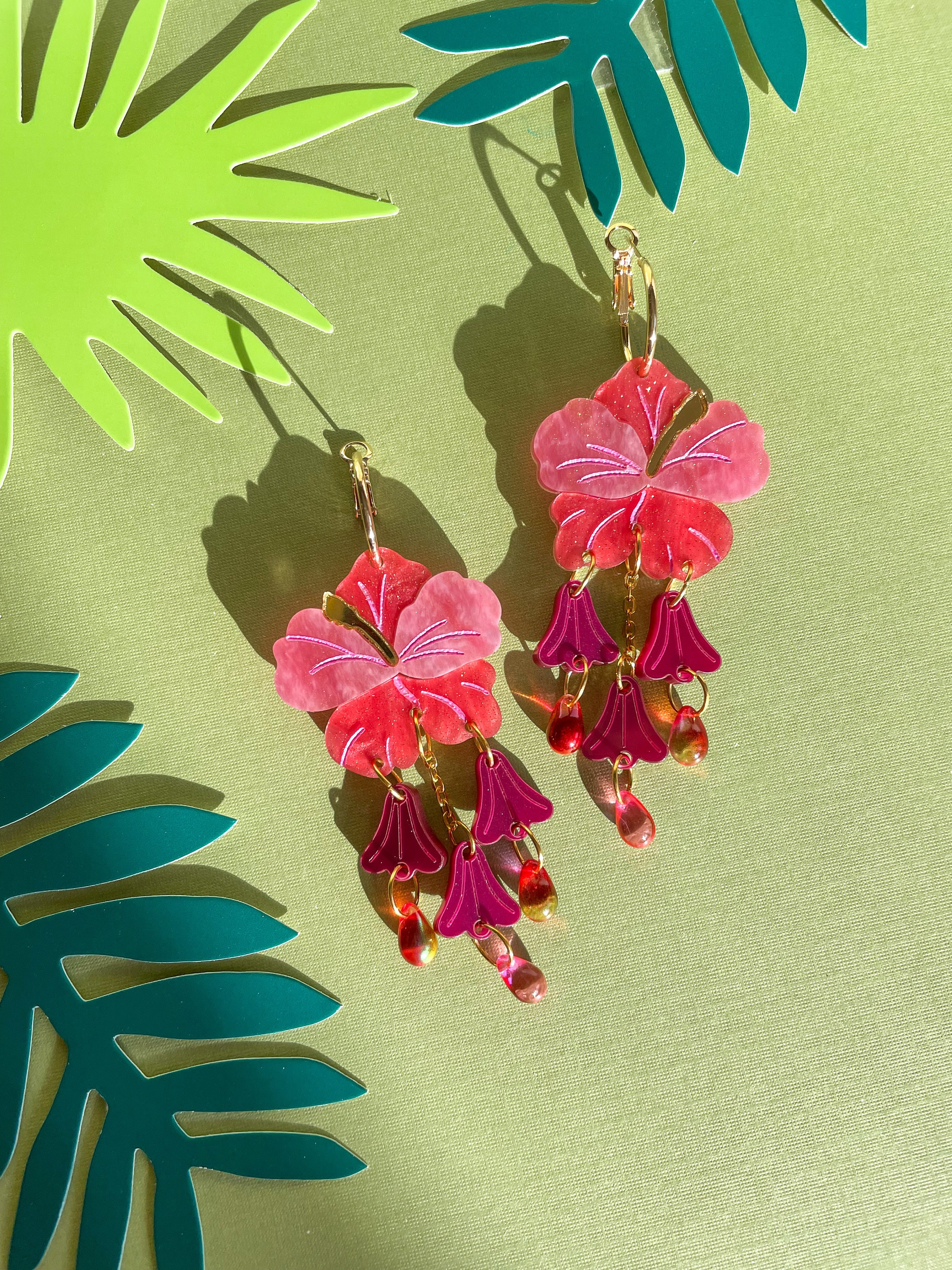 Hibiscus Dangle//Statement Earring//Acrylic Earring//Flower Earrings//Tropical Earrings