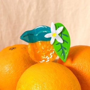 Orange Hair Claw Clip//Trendy Hair Claw//Fruit Hair Clip//Vibrant Fruit Design//Summer Hair Clip//Gift for Fashion Lover//Hair Accessories