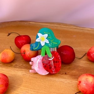 Cherry Hair Claw Clip//Trendy Hair Claw//Fruit Hair Clip//Vibrant Fruit Design//Summer Hair Clip//Gift for Fashion Lover//Hair Accessories