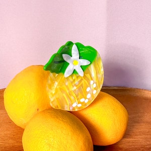 Lemon Hair Claw Clip//Trendy Hair Claw//Fruit Hair Clip//Vibrant Fruit Design//Summer Hair Clip//Gift for Fashion Lover//Hair Accessories