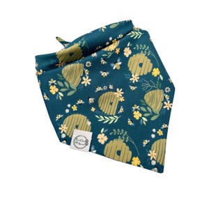 Personalized Bee Dog bandana - Honey bee flower bandana -Summer dog bandana - Cat bandana - Dog bandana - Reversible Bandana - Cute Dog Gift