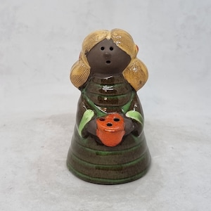 Jie Gantofra Sweden ceramic figurine  | Designed by Annika Kihlman |
