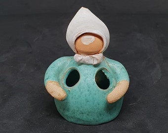 グレーの陶器製女性像 Britt Wedberg 作の女性像 | スカンジナビア陶器のセラミック | - Etsy