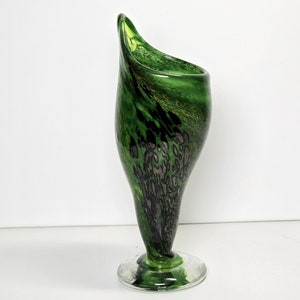 Vintage Handblown Green Art Glass Vase – Organic Swirl Design | Abstract Mid-Century Modern Decor |