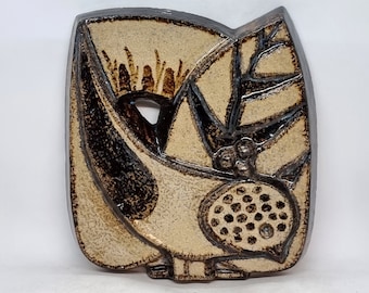 Vintage Soholm Denmark stentoj 3589 1 wall plaque | Designed by Noomi Backhausen | Danish pottery | Denmark |