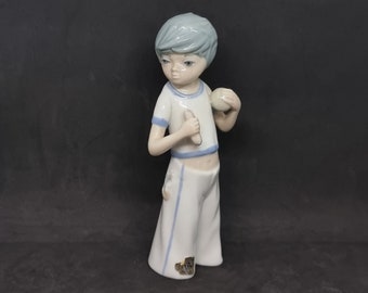 Figurine de garçon Casades en porcelaine | Stature en porcelaine espagnole | millésime 1980 |