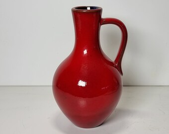 ヴィンテージの赤い陶器の花瓶：1980年代のイタリア製ベル・モンド彫刻 