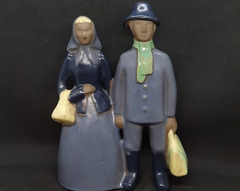 Vintage Swedish ceramic father and child figurine by Elsi Bourelius for Jie Gantofta Sweden | Amerikafararna |