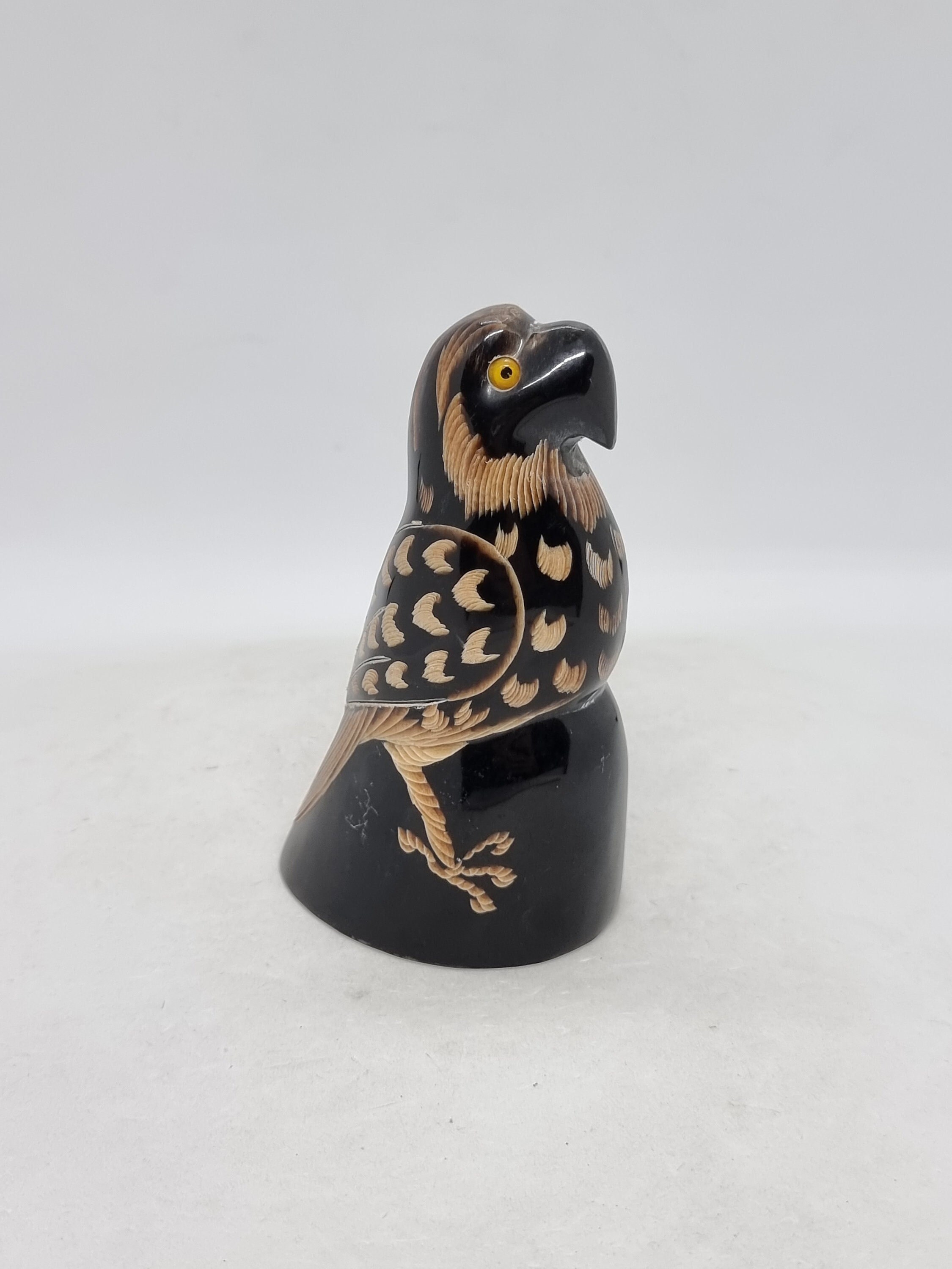 水牛角工芸　鳥彫刻　置物 水牛角工芸 鳥彫刻 置物