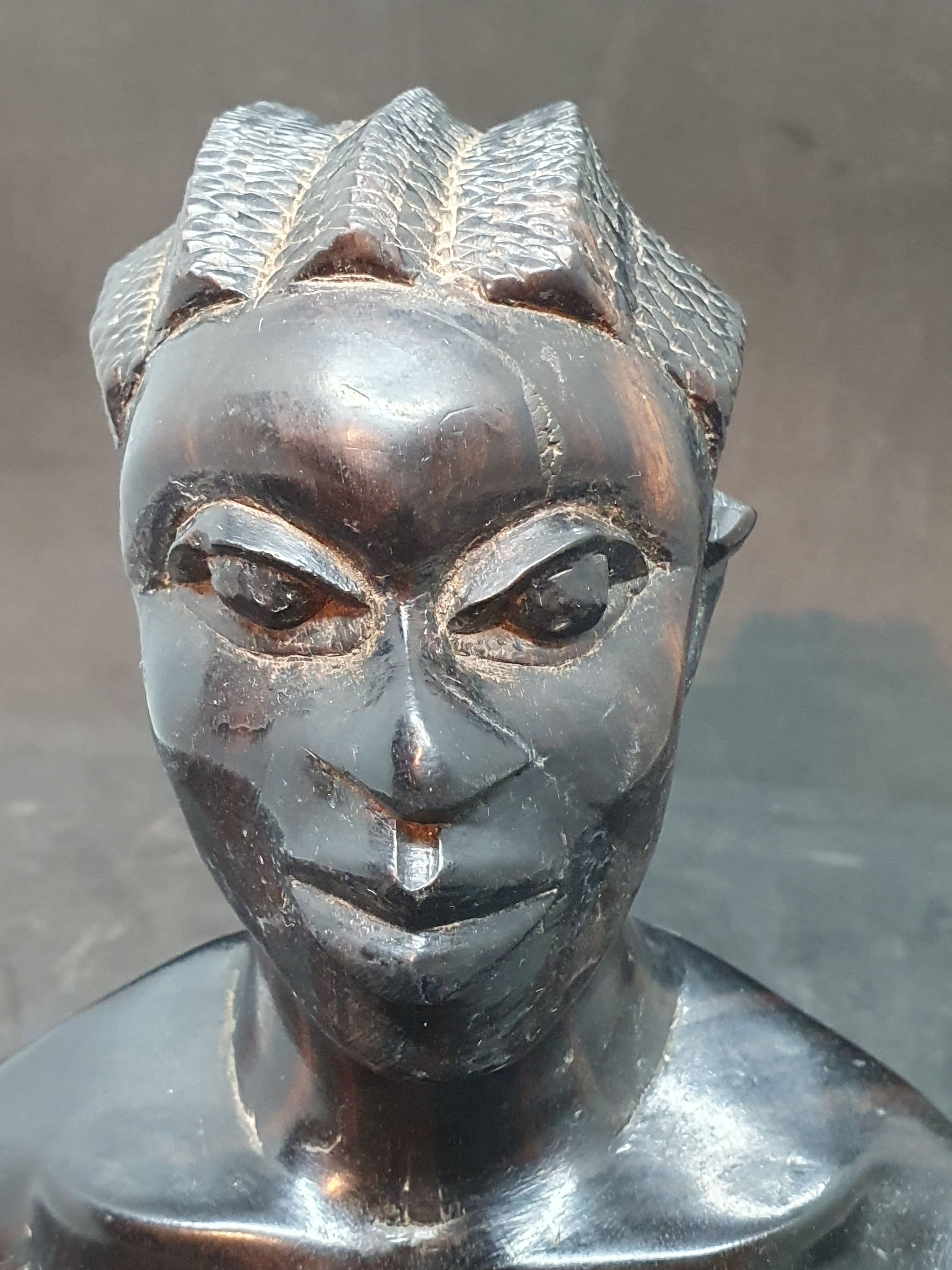 Statuette guerrier Massaï africain en bois d'ébène