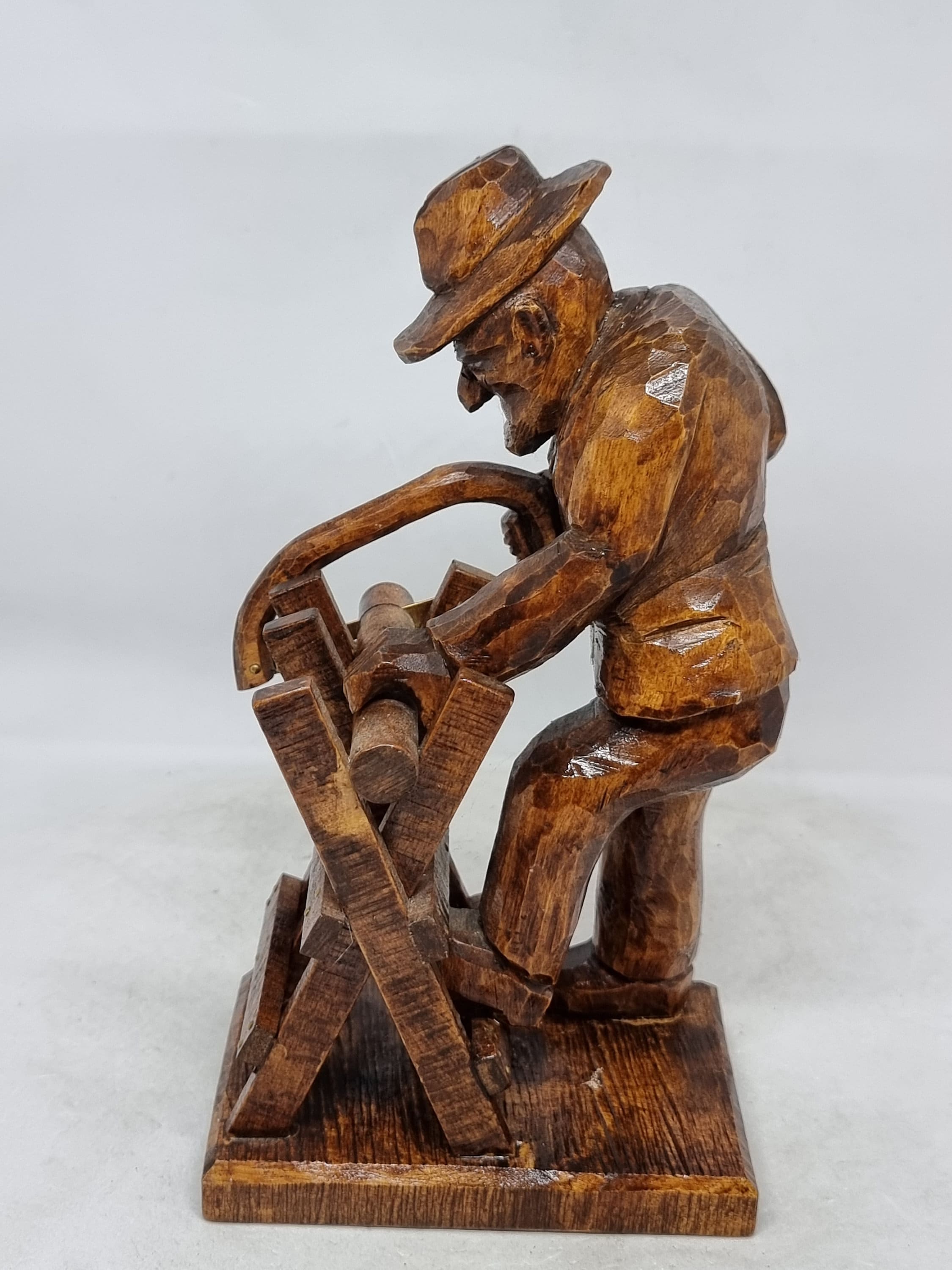 スウェーデン　手彫り　木彫置物　 人形　ヨーロッパ　木彫　工芸品美術品ビンテージ ヴィンテージの手彫り木製置物 | スウェーデン製 | - Etsy 日本