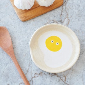 Ceramic spoon rest | Cool kitchen gadget | Hand-painted spoon rest