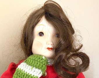 Musical Holly Hobby china doll, by Gorham