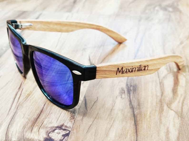 Personalisierbare Brille Holz Sonnenbrille Verspiegelt Polarisiert Name Modern Bild 2