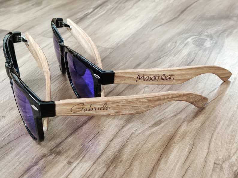 Personalisierbare Brille Holz Sonnenbrille Verspiegelt Polarisiert Name Modern Bild 1